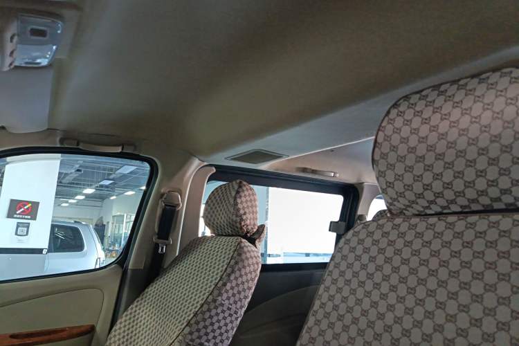 Used Foton Scenic G5 2023 2.0L Gasoline Commercial Version Passenger Van 7/9 Seats Model 1TZS Headliner