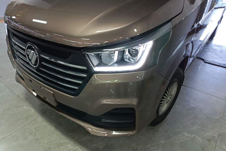 Used Foton Scenic G5 2023 2.0L Gasoline Commercial Version Passenger Van 7/9 Seats Model 1TZS Left Front Headlight