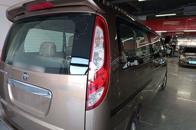 Used Foton Scenic G5 2023 2.0L Gasoline Commercial Version Passenger Van 7/9 Seats Model 1TZS Right Rear Taillight