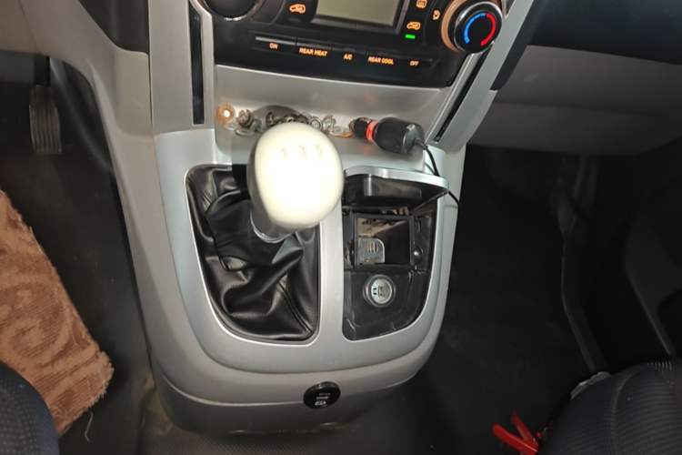 Used Foton Scenic G5 2023 2.0L Gasoline Commercial Version Open-Window 5/6-Seater 1TZS Gear Lever