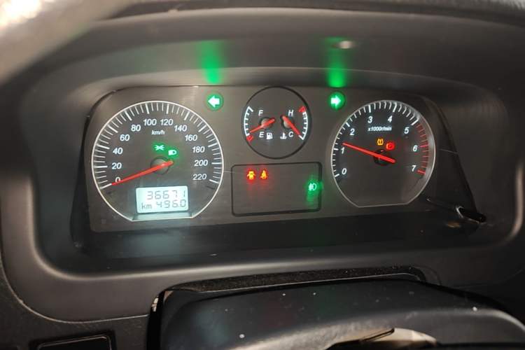 Used Foton Scenic G5 2023 2.0L Gasoline Commercial Version Open-Window 5/6-Seater 1TZS Instrument Cluster