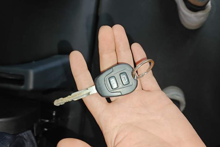 Used Foton Scenic G5 2023 2.0L Gasoline Commercial Version Open-Window 5/6-Seater 1TZS Vehicle Key