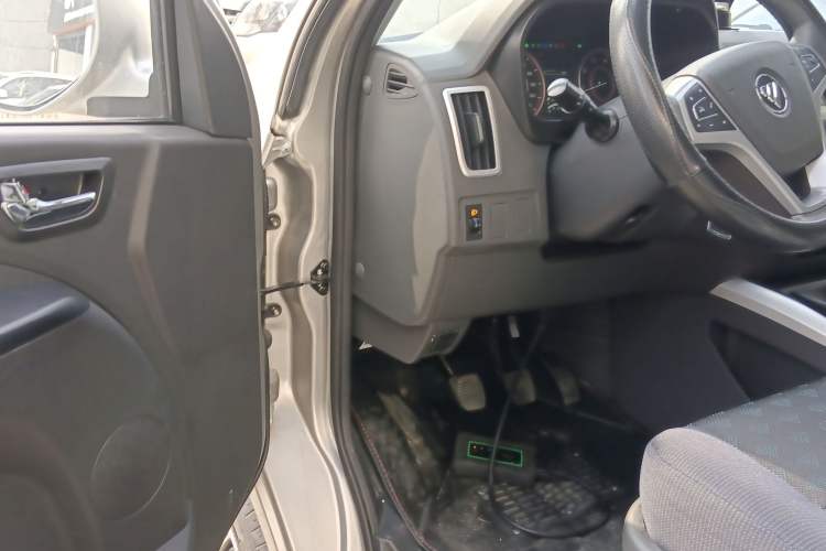 Used Foton Scenic G5 2023 2.0L Gasoline Commercial Version Open-Window 5/6-Seater DAN20L Driver Seat