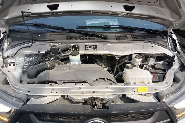 Used Foton Scenic G5 2023 2.0L Gasoline Commercial Version Open-Window 5/6-Seater DAN20L Engine Bay