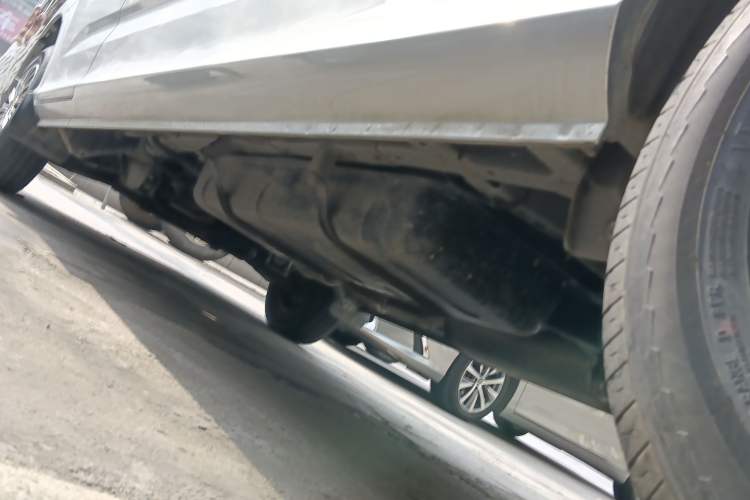 Used Foton Scenic G5 2023 2.0L Gasoline Commercial Version Open-Window 5/6-Seater DAN20L Left Side Sill