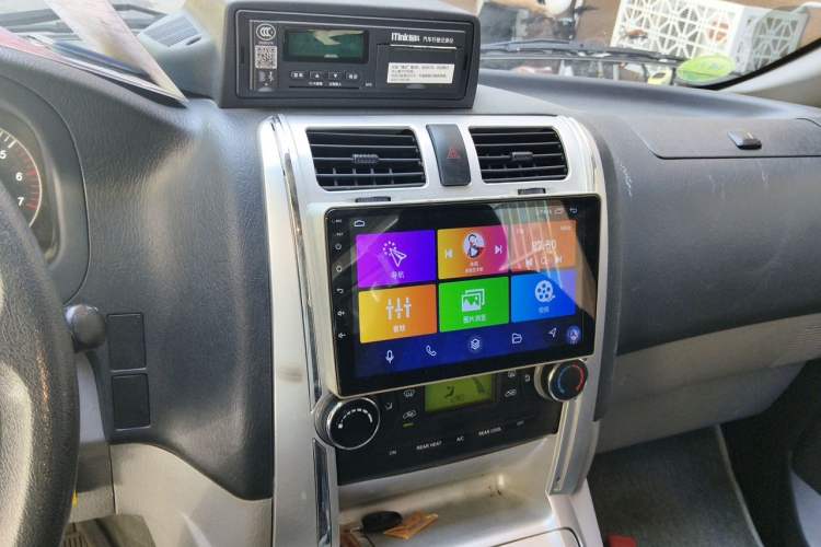 Used Foton Scenic G5 2023 2.0L Gasoline Commercial Version Open-Window 10-Seater 1TZS Audio And AC Panel