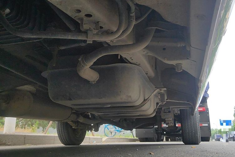 Used Foton Scenic G5 2023 2.0L Gasoline Commercial Version Open-Window 10-Seater DAN20L Chassis Front Left