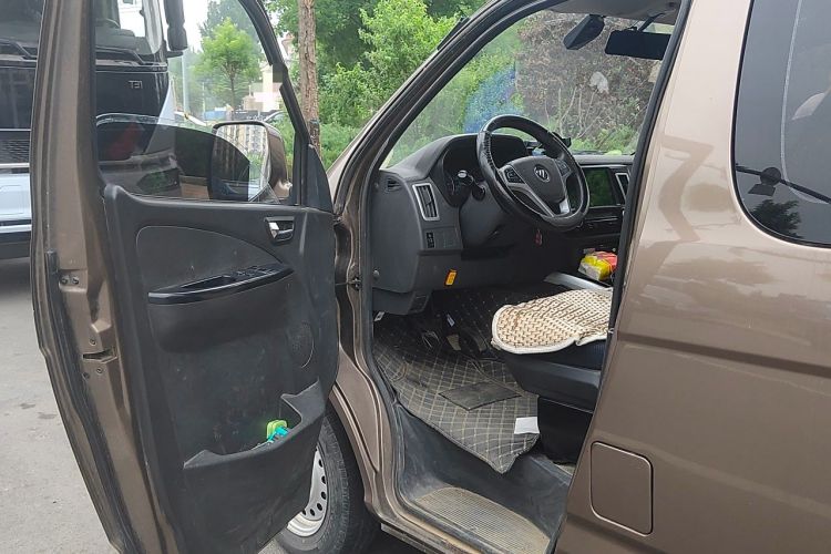 Used Foton Scenic G5 2023 2.0L Gasoline Commercial Version Open-Window 10-Seater DAN20L Driver Seat