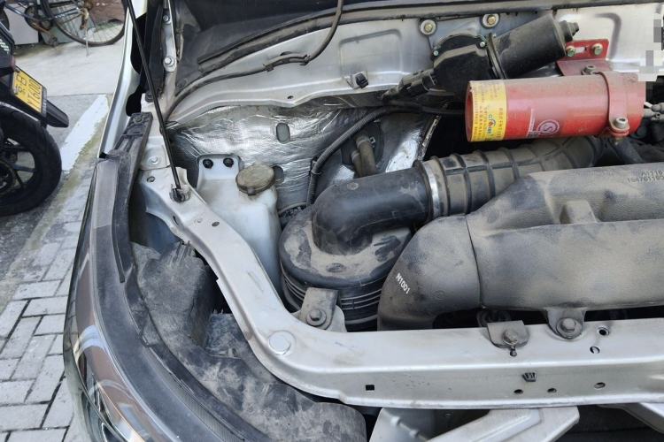 Used Foton Scenic G5 2023 2.0L Gasoline Commercial Version Open-Window 10-Seater 1TZS Engine Bay Right