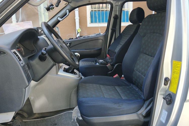 Used Foton Scenic G5 2023 2.0L Gasoline Commercial Version Open-Window 10-Seater 1TZS Left Front Seat