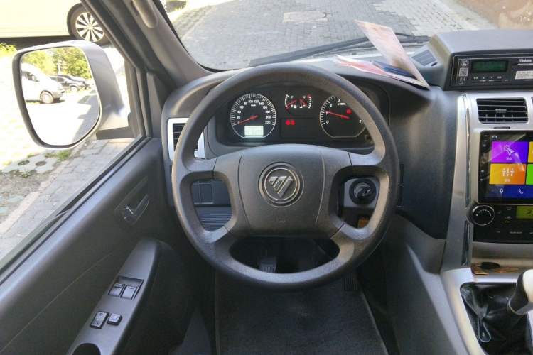 Used Foton Scenic G5 2023 2.0L Gasoline Commercial Version Open-Window 10-Seater 1TZS Steering Wheel