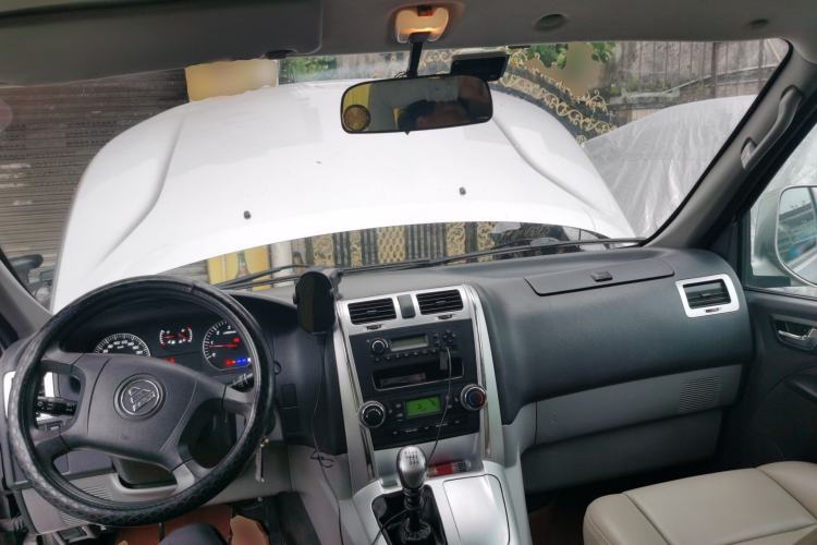 Used Foton Scenic G5 2023 2.0T Diesel Professional Edition Clear-Window 5-9 Seater 4F20TC3 Center Console