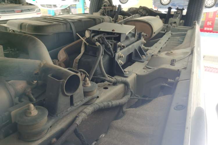 Used Foton Scenic G5 2023 2.0T Diesel Professional Edition Clear-Window 5-9 Seater 4F20TC3 Chassis Front Right