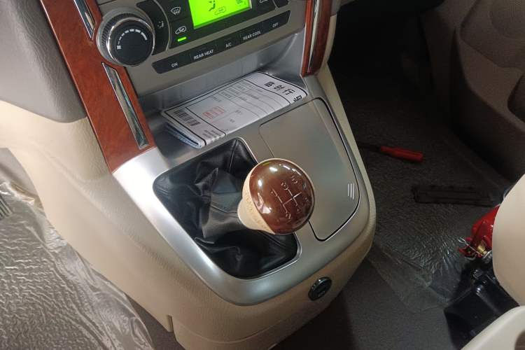 Used Foton Scenic G5 2023 2.4L Gasoline Commercial & Travel Professional Edition Clear-Window 5/9-Seater 4K22D4M Gear Lever