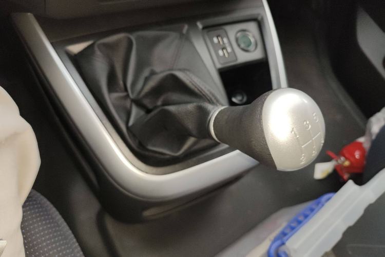 Used Foton Scenic G5 2023 2.0L Gasoline Commercial Version Open-Window 5/6-Seater DAN20L Gear Lever