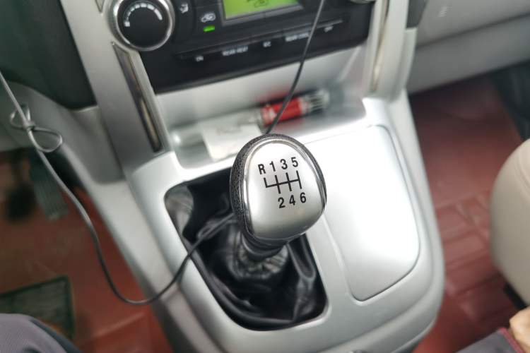 Used Foton Scenic G5 2023 2.0T Diesel Professional Edition Clear-Window 5-9 Seater 4F20TC3 Gear Lever