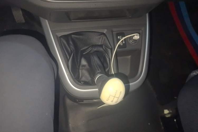 Used Foton Scenic G5 2023 2.0L Gasoline Commercial Version Open-Window 5/6-Seater DAN20L Gear Lever