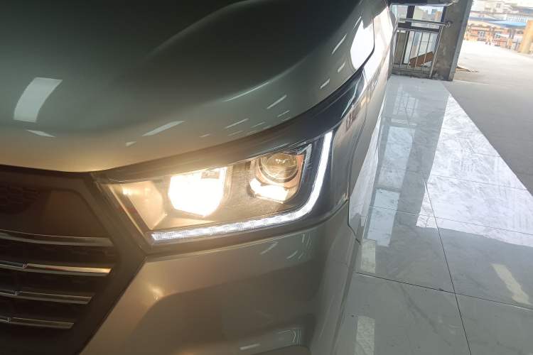 Used Foton Scenic G5 2023 2.4L Gasoline Commercial & Travel Professional Edition Clear-Window 5/9-Seater 4K22D4M Left Front Headlight