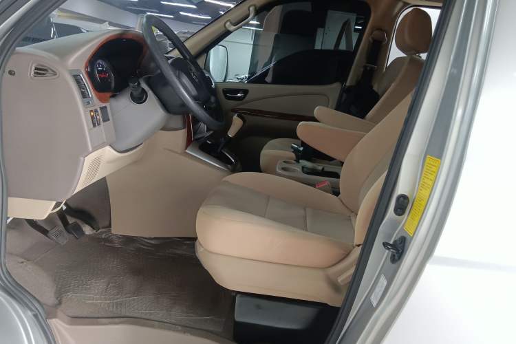Used Foton Scenic G5 2023 2.4L Gasoline Commercial & Travel Professional Edition Clear-Window 5/9-Seater 4K22D4M Left Front Seat