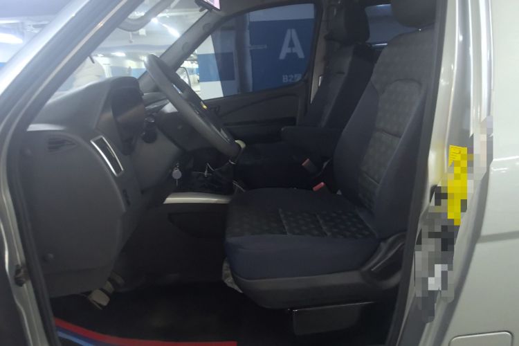 Used Foton Scenic G5 2023 2.0L Gasoline Commercial Version Open-Window 5/6-Seater DAN20L Left Front Seat