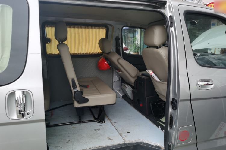 Used Foton Scenic G5 2023 2.0T Diesel Professional Edition Clear-Window 5-9 Seater 4F20TC3 Left Rear Seat