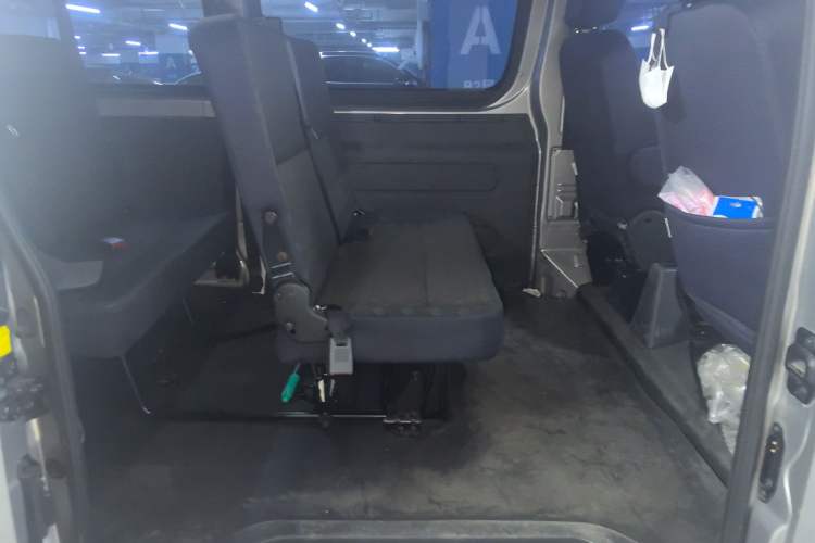 Used Foton Scenic G5 2023 2.0L Gasoline Commercial Version Open-Window 5/6-Seater DAN20L Left Rear Seat