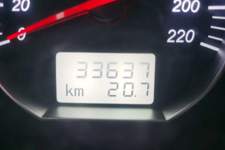 Used Foton Scenic G5 2023 2.0T Diesel Professional Edition Clear-Window 5-9 Seater 4F20TC3 Odometer Close Up
