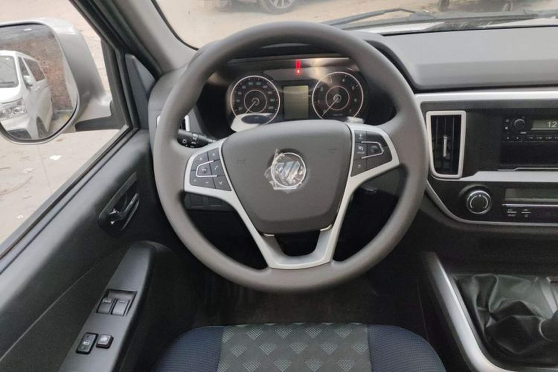 Used Foton Scenic G5 2023 2.0L Gasoline Commercial Version Open-Window 5/6-Seater DAN20L Steering Wheel