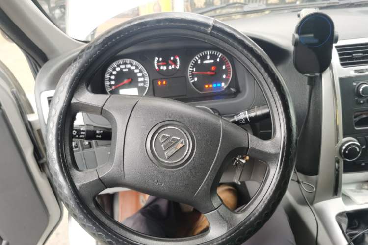 Used Foton Scenic G5 2023 2.0T Diesel Professional Edition Clear-Window 5-9 Seater 4F20TC3 Steering Wheel