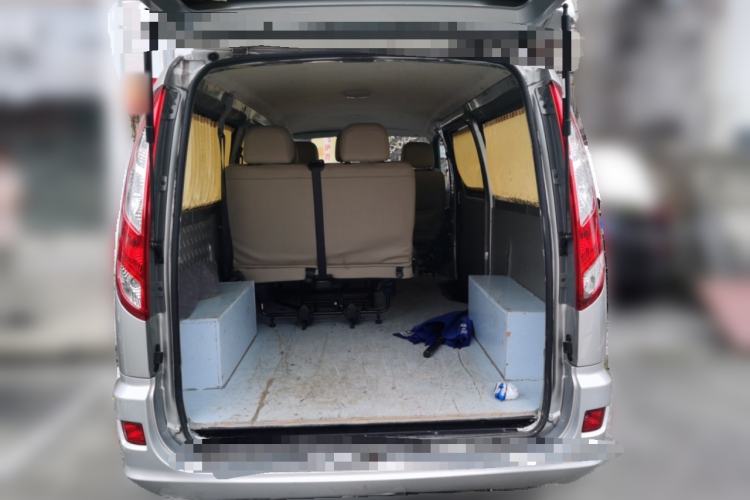 Used Foton Scenic G5 2023 2.0T Diesel Professional Edition Clear-Window 5-9 Seater 4F20TC3 Trunk