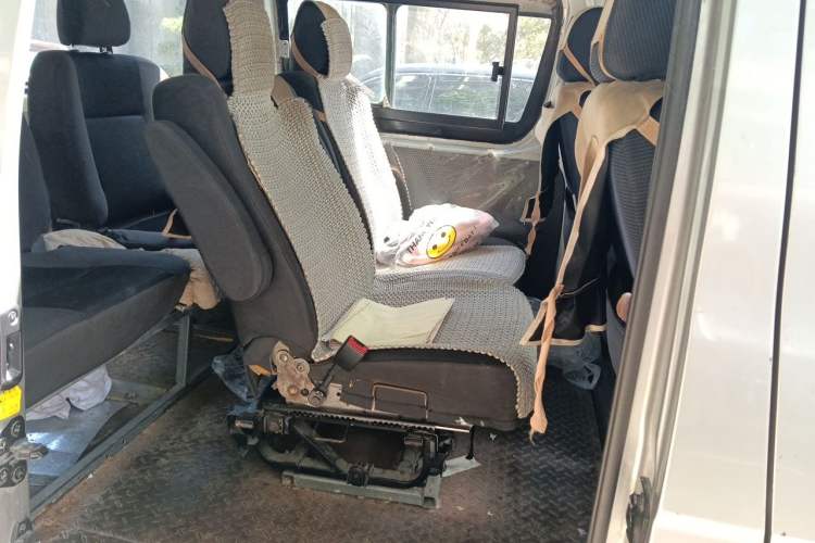Used Foton Scenic G5 2023 2.0L Gasoline Commercial Version Open-Window 5/6-Seater DAN20L Left Rear Seat