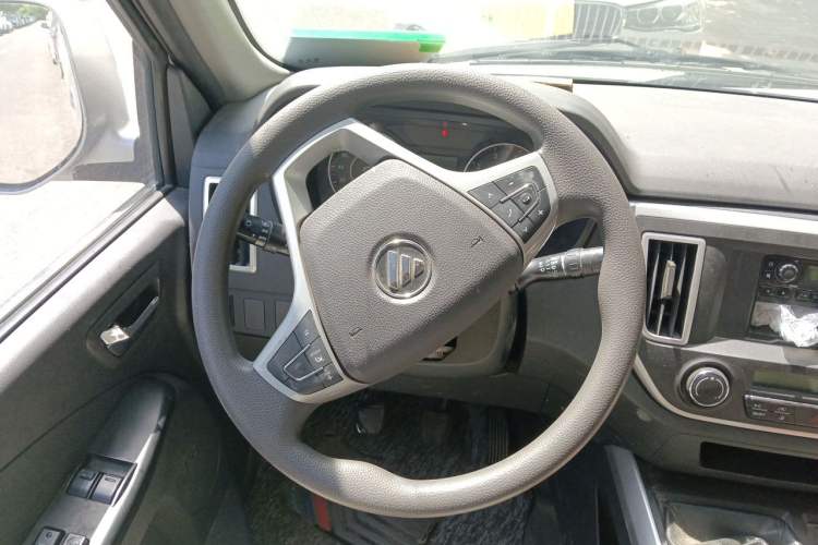 Used Foton Scenic G5 2023 2.0L Gasoline Commercial Version Open-Window 5/6-Seater DAN20L Steering Wheel