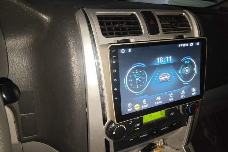 Used Foton Scenic G5 2024 2.4L Gasoline Professional Edition Clear-Window 5-9 Seater 4K22D4M Audio And AC Panel