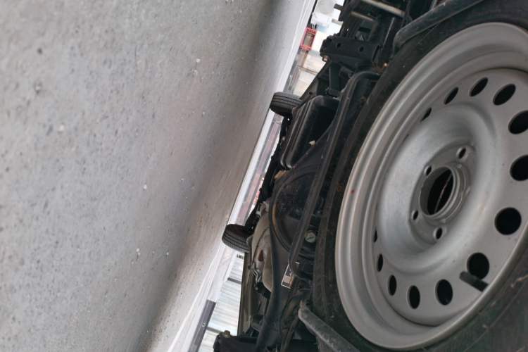 Used Foton Scenic G5 2024 2.0L Gasoline Commercial Version Open-Window 5/6-Seater DAN20L Chassis Front
