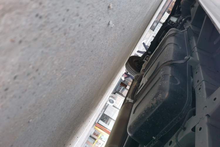 Used Foton Scenic G5 2024 2.0L Gasoline Commercial Version Open-Window 5/6-Seater DAN20L Chassis Front Right