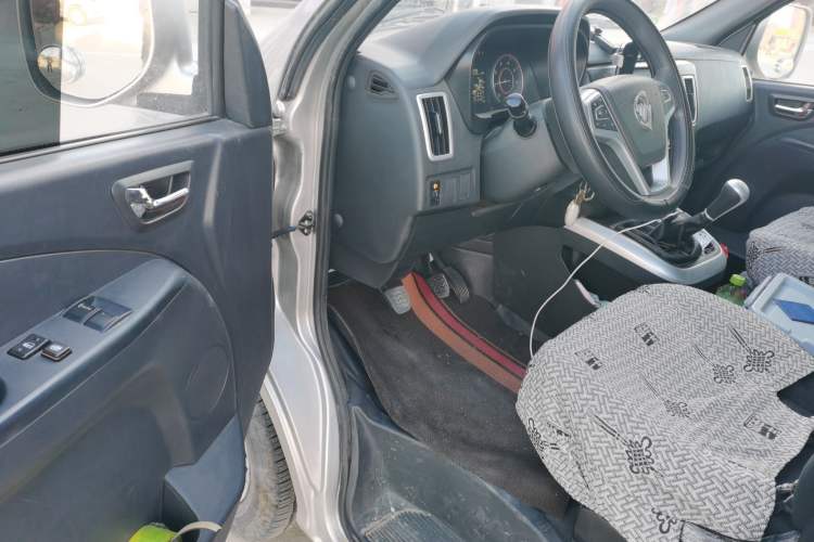 Used Foton Scenic G5 2024 2.0L Gasoline Commercial Version Open-Window 5/6-Seater DAN20L Driver Seat