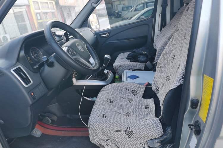 Used Foton Scenic G5 2024 2.0L Gasoline Commercial Version Open-Window 5/6-Seater DAN20L Left Front Seat