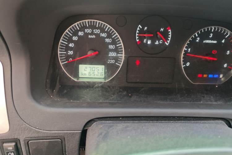 Used Foton Scenic G5 2024 2.0T Diesel Professional Edition Open-Window 5-9 Seater 4F20TC3 Odometer Close Up