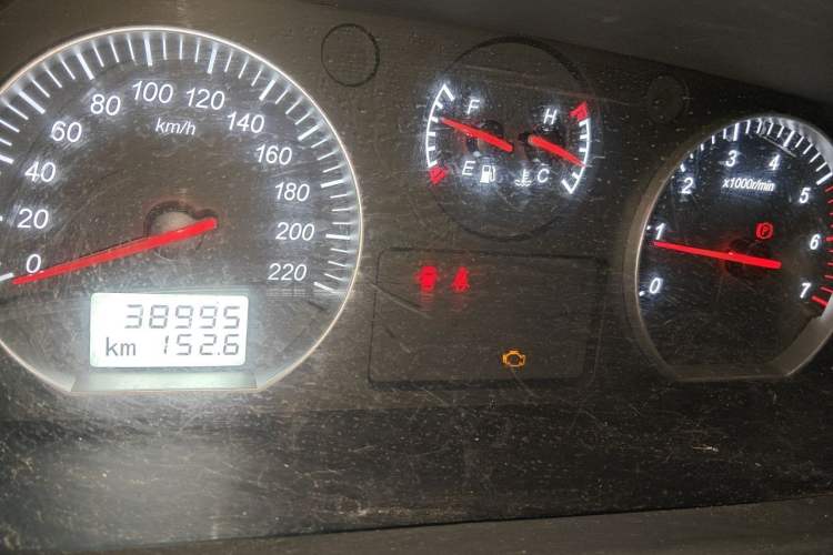 Used Foton Scenic G5 2024 2.4L Gasoline Professional Edition Clear-Window 5-9 Seater 4K22D4M Odometer Close Up