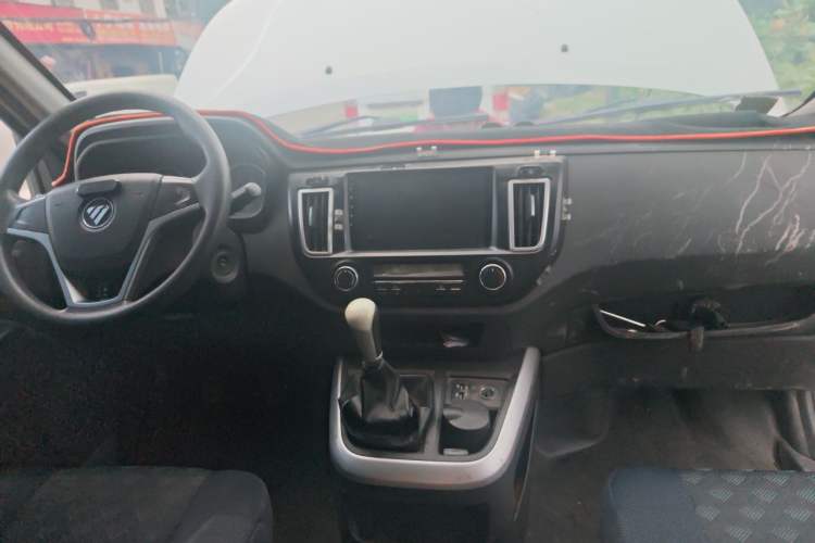 Used Foton Scenic G5 2024 2.4L CNG Commercial Version Open-Window 5/6-Seater 4K22C4M Center Console