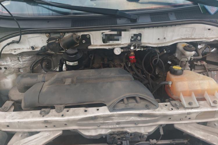 Used Foton Scenic G5 2024 2.4L CNG Commercial Version Open-Window 5/6-Seater 4K22C4M Engine Bay