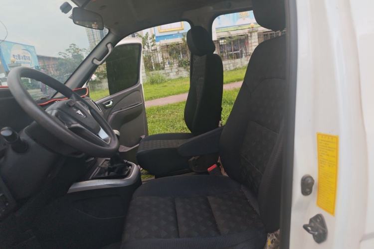 Used Foton Scenic G5 2024 2.4L CNG Commercial Version Open-Window 5/6-Seater 4K22C4M Left Front Seat