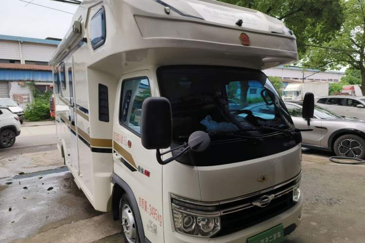 Used Foton Scenic G5 New Energy  Front Right 45 Deg