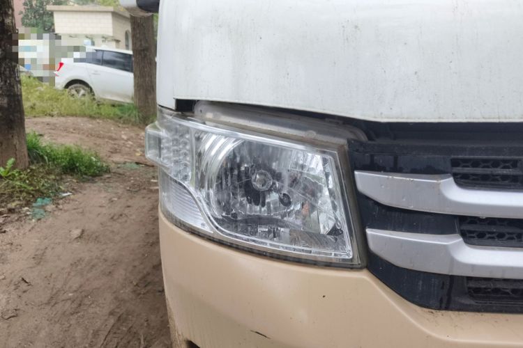 Used Foton Scenic G7 2020 2.4L Commercial Version Short Wheelbase Flat-Top 4-Seater Van China VI Emission Standard 4K22D4M Right Front Headlight
