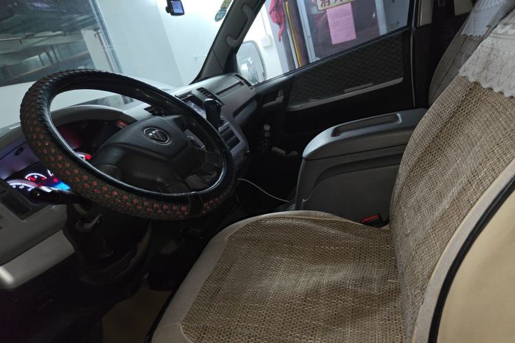 Used Foton Scenic G7 2014 2.0L Shangtong Version Short Wheelbase High Roof 486EQV4 Left Front Seat