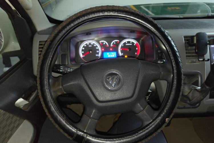 Used Foton Scenic G7 2014 2.0L Shangtong Version Short Wheelbase High Roof 486EQV4 Steering Wheel