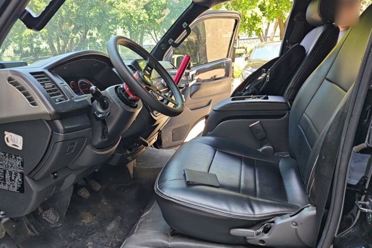 Used Foton Scenic G7 2015 2.0L Commercial Version Short Wheelbase Flat Roof – 486EQV4 Left Front Seat