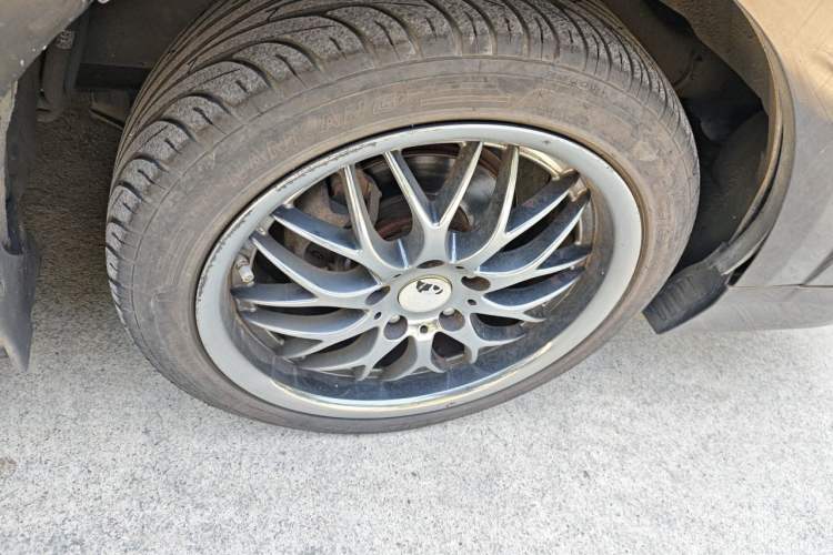 Used Foton Scenic G7 2015 2.0L Commercial Version Short Wheelbase Flat Roof – 486EQV4 Right Front Wheel Hub