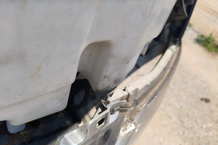 Used Foton Scenic G7  Engine Bay Left