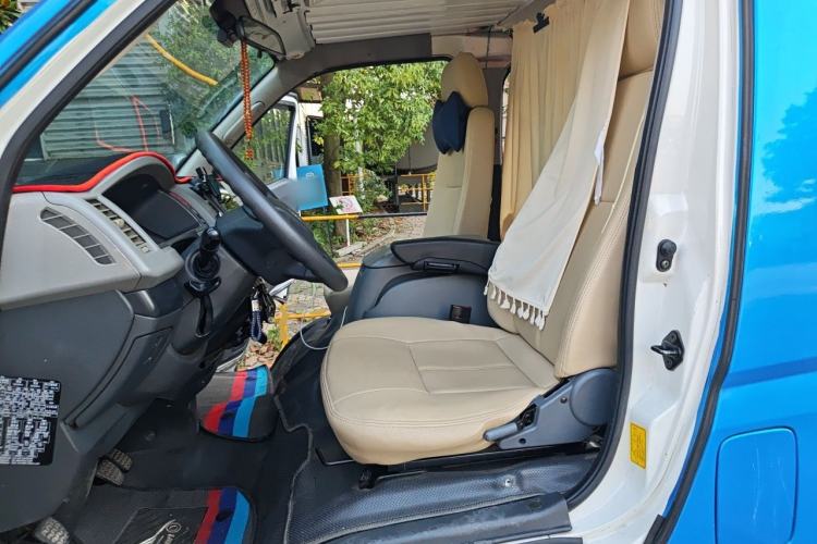 Used Foton Scenic G7 2015 2.0L Commercial Version Short Wheelbase High-Roof 486EQV4 Left Front Seat